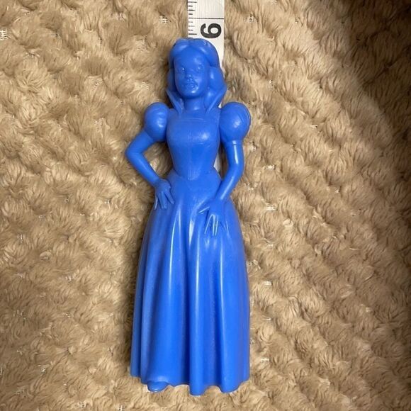 Vintage Snow White Disney Plastic Figure - Picture 6 of 6